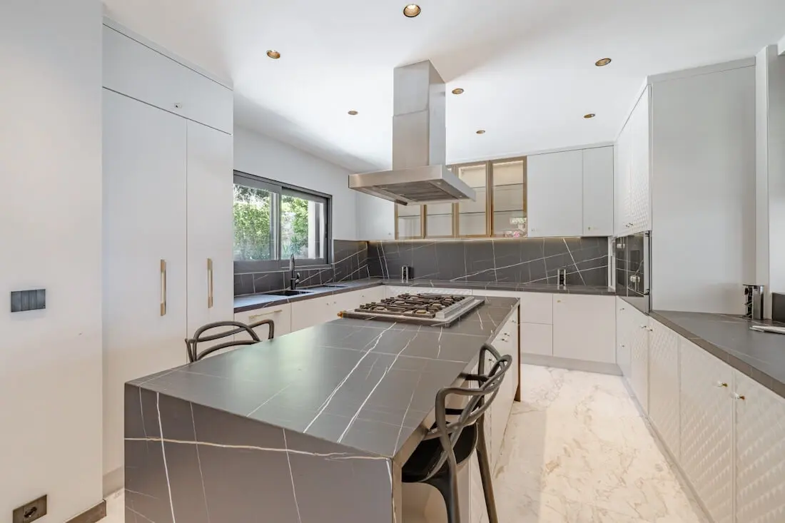 Modern kitchen